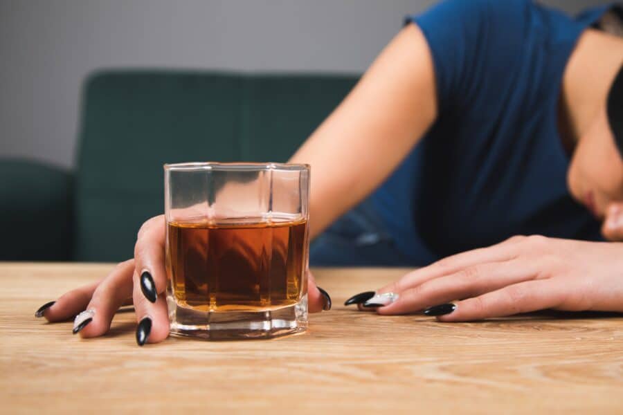 What Are the Physical Symptoms of Chronic Alcohol Abuse?