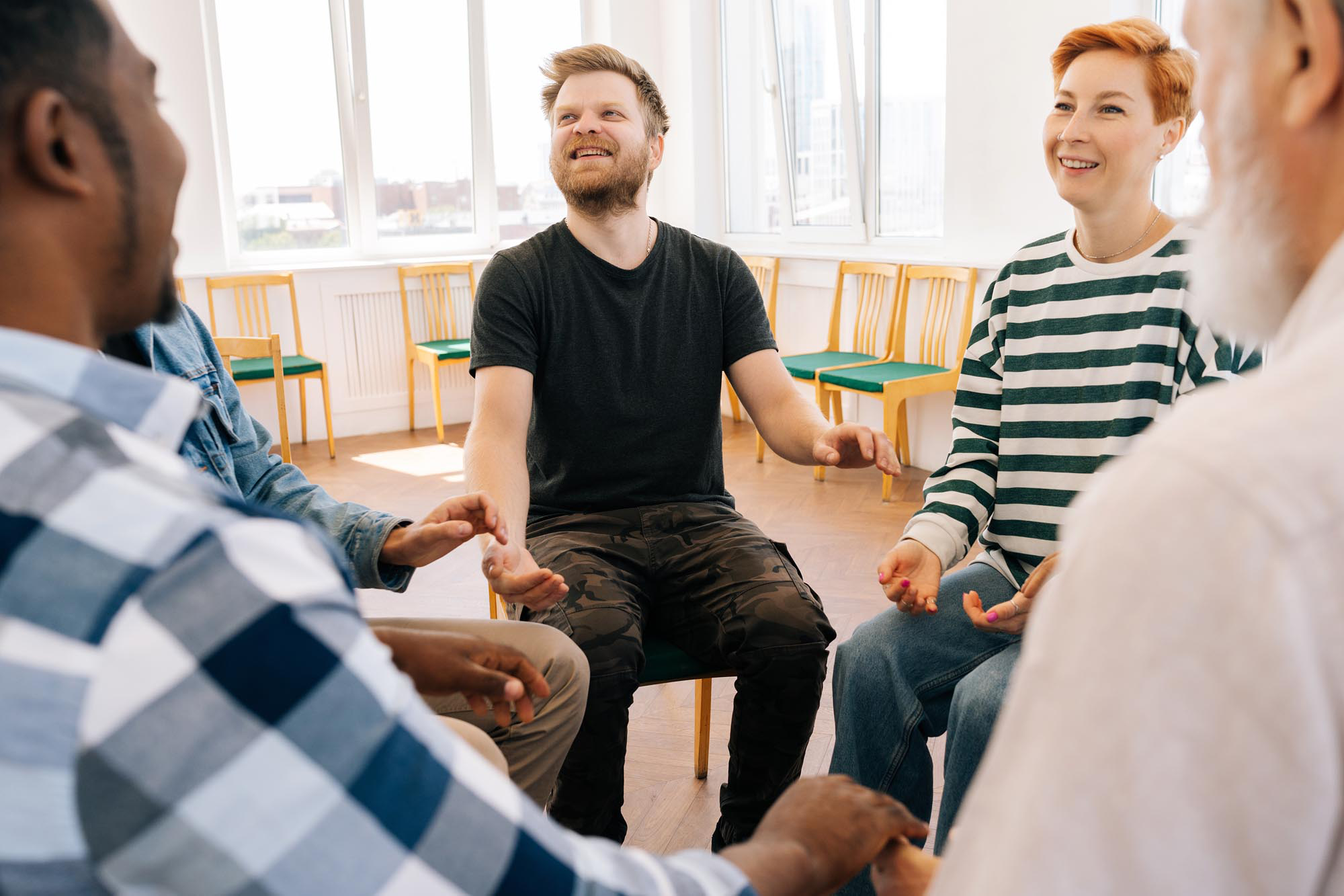 Cedar-Oaks-Wellness-Trusted-Drug-and-Alcohol-Rehab-in-Ohio46 Group of young adults talking outside